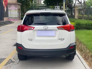 Toyota RAV4 2013 2.5L Automatic four-wheel drive elite version interior photo 8 Toyota RAV4 2013 2.5L Automatic four-wheel drive elite version interior photo 8