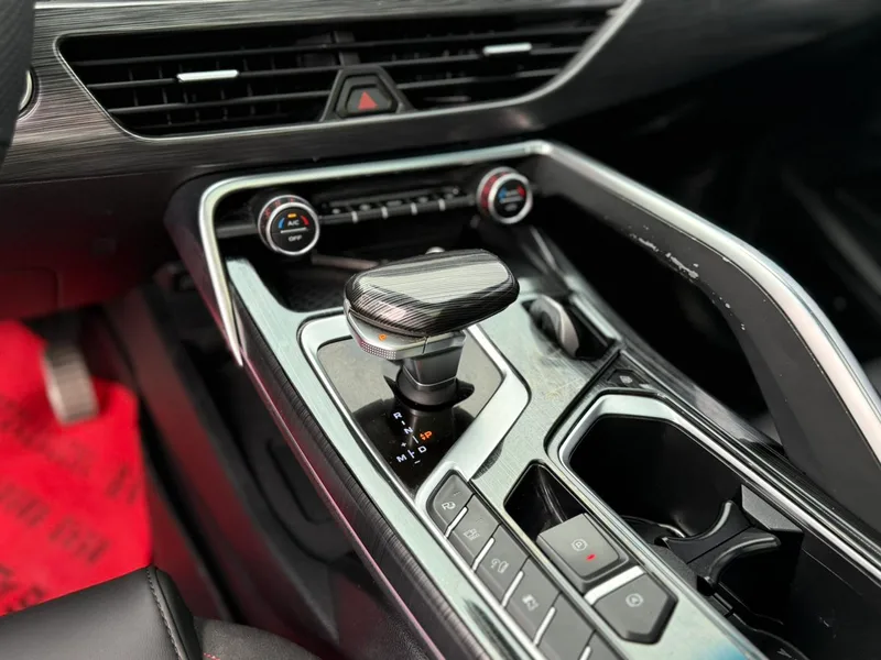 Geely Xingyue 2019 350T Night Knight Limited Edition interior photo 13 Geely Xingyue 2019 350T Night Knight Limited Edition interior photo 13