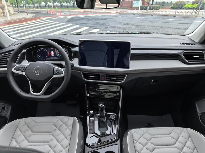 Volkswagen Tayron 2025 Compartir 330TSI Dos tracciones exterior foto 4 Volkswagen Tayron 2025 Compartir 330TSI Dos tracciones exterior foto 4