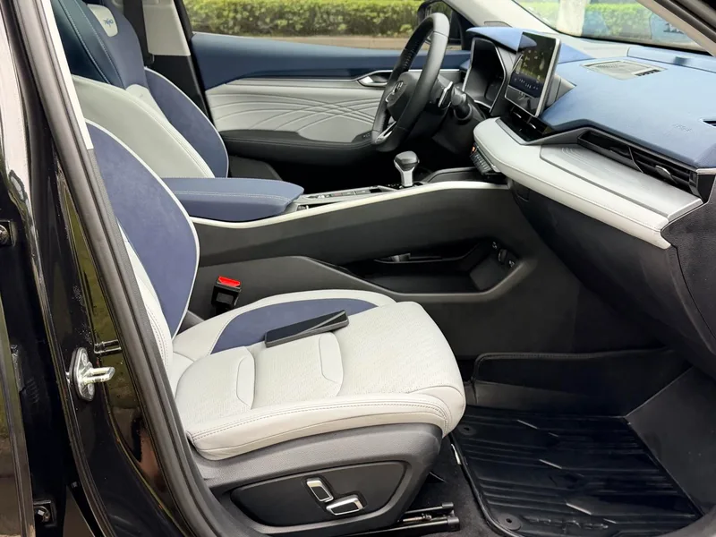 Geely Preface 2020 2.0T Modelo insignia interior foto 10 Geely Preface 2020 2.0T Modelo insignia interior foto 10