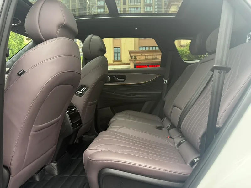 Chery Tiggo 9 2025 2.0T AT Two-Wheel Drive Premium Edition interior photo 20 Chery Tiggo 9 2025 2.0T AT Two-Wheel Drive Premium Edition interior photo 20