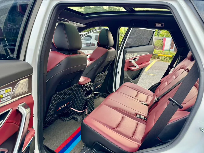 Jetour X70 PLUS 2022 1.6T DCT Tierra Pro 7 Asiento interior foto 15 Jetour X70 PLUS 2022 1.6T DCT Tierra Pro 7 Asiento interior foto 15