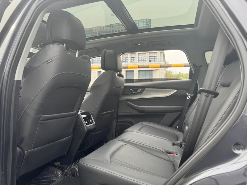 Chery Tiggo 8 PLUS 2021 290TGDI DCT Гордость версия интерьер фото 11 Chery Tiggo 8 PLUS 2021 290TGDI DCT Гордость версия интерьер фото 11