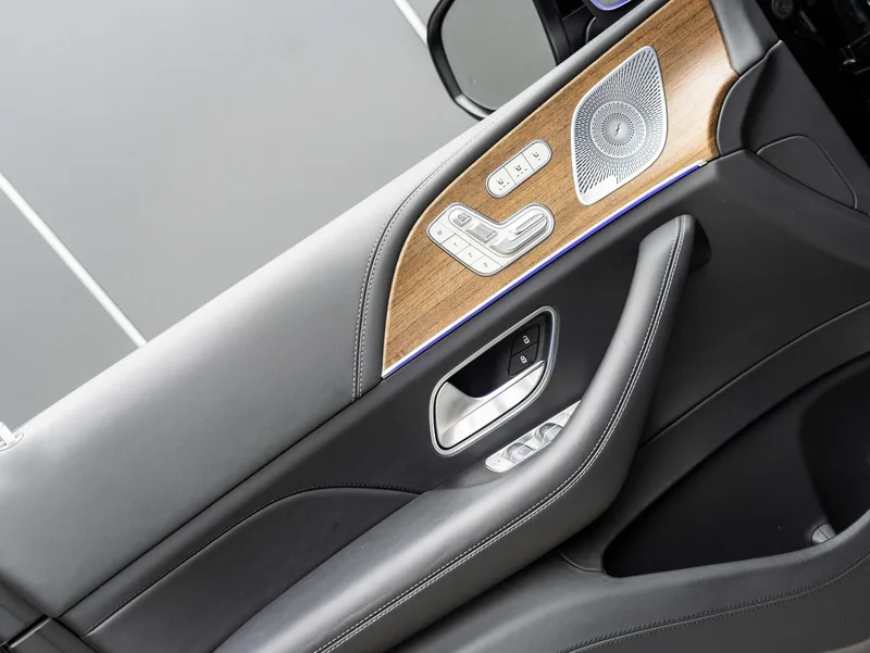 Mercedes-Benz Maybach GLS 2022 4.0L Automático Tracción a las cuatro ruedas 4 Asiento Importación paralela exterior foto 7 Mercedes-Benz Maybach GLS 2022 4.0L Automático Tracción a las cuatro ruedas 4 Asiento Importación paralela exterior foto 7