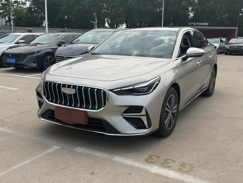 Geely Emgrand 2026 5e génération 1.5L CVT Finition premium extérieur photo 1 Geely Emgrand 2026 5e génération 1.5L CVT Finition premium extérieur photo 1