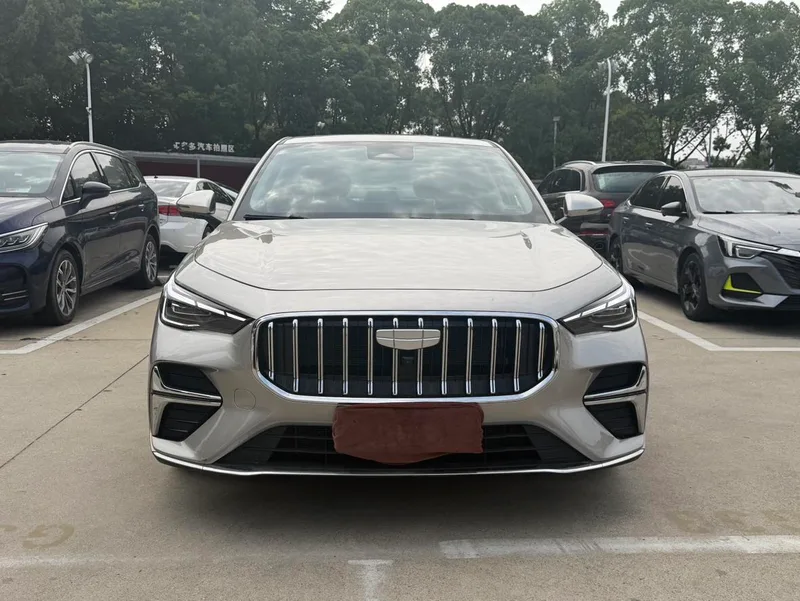 Geely Emgrand 2026 5e génération 1.5L CVT Finition premium extérieur photo 2 Geely Emgrand 2026 5e génération 1.5L CVT Finition premium extérieur photo 2