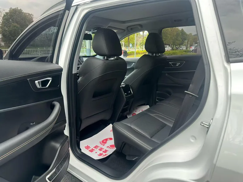 Chery Tiggo 8 2022 1.5TCI Edición de respeto automático 5 Asiento exterior foto 6 Chery Tiggo 8 2022 1.5TCI Edición de respeto automático 5 Asiento exterior foto 6