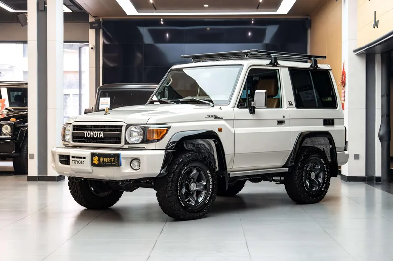 Toyota Land Cruiser 70 Series 2022 4.0L Manual Four-wheel drive 5 seat parallel import exterior photo 1 Toyota Land Cruiser 70 Series 2022 4.0L Manual Four-wheel drive 5 seat parallel import exterior photo 1