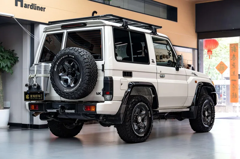 Toyota Land Cruiser 70 Series 2022 4.0L Manual Four-wheel drive 5 seat parallel import exterior photo 4 Toyota Land Cruiser 70 Series 2022 4.0L Manual Four-wheel drive 5 seat parallel import exterior photo 4