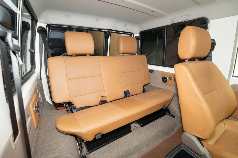 Toyota Land Cruiser 70 Series 2022 4.0L Manual Four-wheel drive 5 seat parallel import exterior photo 10 Toyota Land Cruiser 70 Series 2022 4.0L Manual Four-wheel drive 5 seat parallel import exterior photo 10