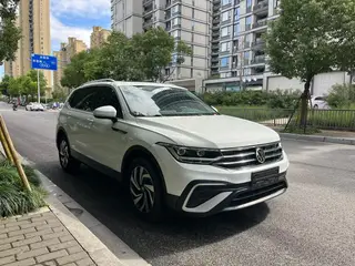 Volkswagen Tiguan L 2023 300TSI Version intelligente à deux roues motrices extérieur photo 3 Volkswagen Tiguan L 2023 300TSI Version intelligente à deux roues motrices extérieur photo 3