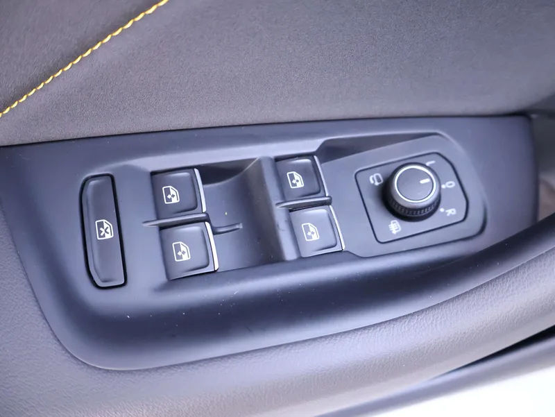 Volkswagen CC 2024 380TSI eye-catching version interior photo 18 Volkswagen CC 2024 380TSI eye-catching version interior photo 18