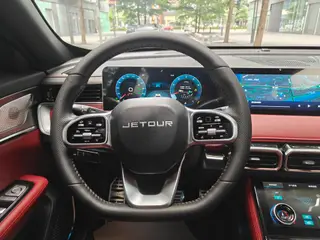 Jetour X70 PLUS 2022 1.6T DCT ground Pro 7 seat interior photo 17 Jetour X70 PLUS 2022 1.6T DCT ground Pro 7 seat interior photo 17