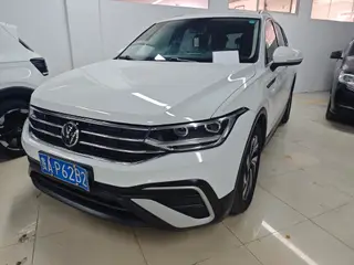 Volkswagen Tiguan L 2023 300TSI Versión de disfrute inteligente con tracción en dos ruedas