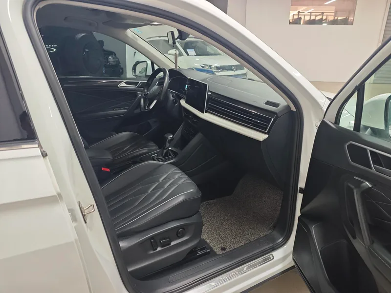 Volkswagen Tiguan L 2023 300TSI Versión de disfrute inteligente con tracción en dos ruedas exterior foto 5