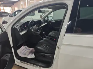 Volkswagen Tiguan L 2023 300TSI Versión de disfrute inteligente con tracción en dos ruedas interior foto 6