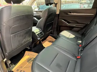 Haval H6 2021 Tercera generación 2.0T Tracción a las cuatro ruedas automática Max Edición interior foto 9 Haval H6 2021 Tercera generación 2.0T Tracción a las cuatro ruedas automática Max Edición interior foto 9
