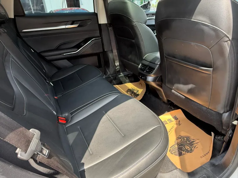Haval H6 2021 Tercera generación 2.0T Tracción a las cuatro ruedas automática Max Edición interior foto 12 Haval H6 2021 Tercera generación 2.0T Tracción a las cuatro ruedas automática Max Edición interior foto 12