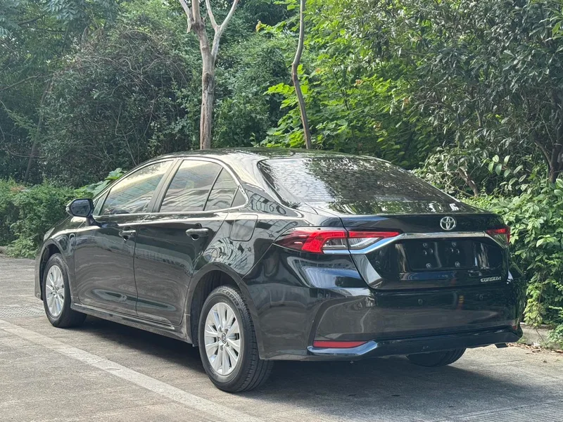 Toyota Corolla 2019 1.2T S-CVT GL-i Versión de élite exterior foto 4 Toyota Corolla 2019 1.2T S-CVT GL-i Versión de élite exterior foto 4