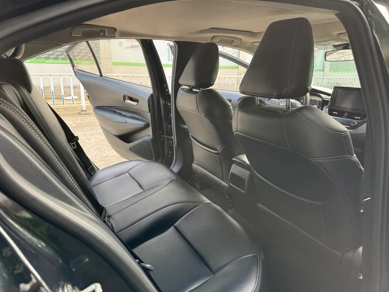 Toyota Corolla 2019 1.2T S-CVT GL-i Versión de élite interior foto 12 Toyota Corolla 2019 1.2T S-CVT GL-i Versión de élite interior foto 12