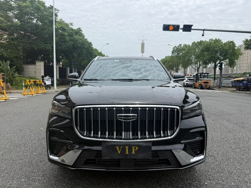 Geely Monjaro 2026 2.0TD Высокая работа автоматически с двумя приводами экстерьер фото 2 Geely Monjaro 2026 2.0TD Высокая работа автоматически с двумя приводами экстерьер фото 2