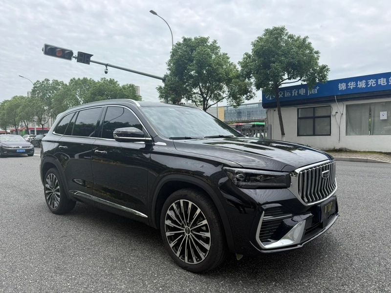 Geely Monjaro 2026 2.0TD Высокая работа автоматически с двумя приводами экстерьер фото 3 Geely Monjaro 2026 2.0TD Высокая работа автоматически с двумя приводами экстерьер фото 3