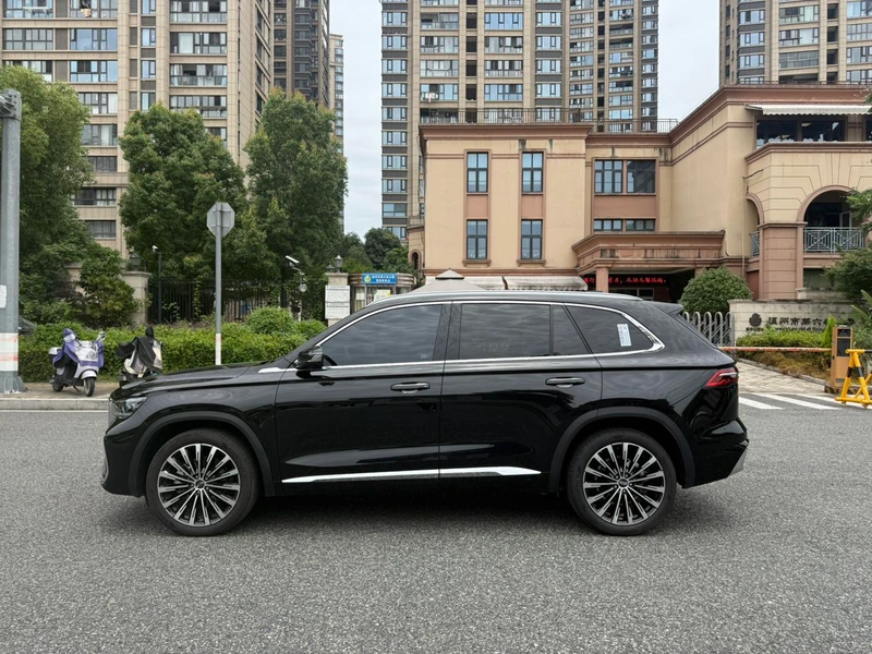 Geely Monjaro 2026 2.0TD Высокая работа автоматически с двумя приводами экстерьер фото 8 Geely Monjaro 2026 2.0TD Высокая работа автоматически с двумя приводами экстерьер фото 8