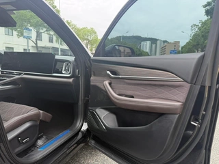 Geely Monjaro 2026 2.0TD Высокая работа автоматически с двумя приводами интерьер фото 17 Geely Monjaro 2026 2.0TD Высокая работа автоматически с двумя приводами интерьер фото 17