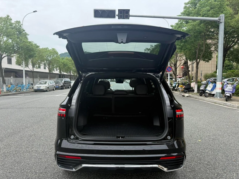 Geely Monjaro 2026 2.0TD Высокая работа автоматически с двумя приводами интерьер фото 19 Geely Monjaro 2026 2.0TD Высокая работа автоматически с двумя приводами интерьер фото 19