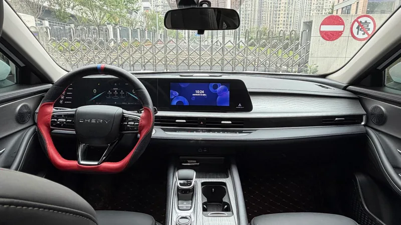 Chery Arrizo 8 2024 1.6TGDI DCT wisdom interior photo 13 Chery Arrizo 8 2024 1.6TGDI DCT wisdom interior photo 13