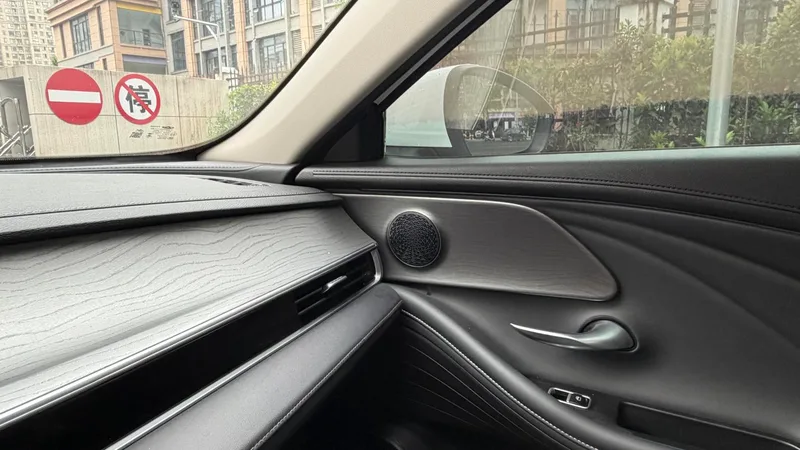 Chery Arrizo 8 2024 1.6TGDI DCT wisdom interior photo 15 Chery Arrizo 8 2024 1.6TGDI DCT wisdom interior photo 15