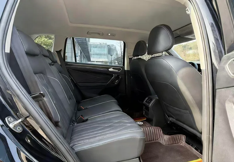 Volkswagen Tiguan L 2023 330TSI Versión de disfrute inteligente con tracción en dos ruedas interior foto 10 Volkswagen Tiguan L 2023 330TSI Versión de disfrute inteligente con tracción en dos ruedas interior foto 10
