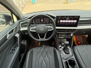 Volkswagen Tiguan L 2023 330TSI Versión de disfrute inteligente con tracción en dos ruedas interior foto 12 Volkswagen Tiguan L 2023 330TSI Versión de disfrute inteligente con tracción en dos ruedas interior foto 12