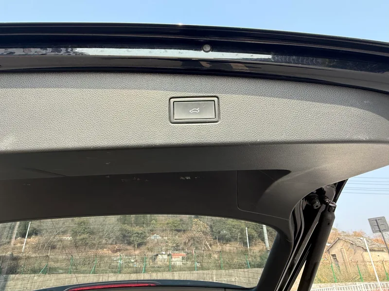Volkswagen Tiguan L 2023 330TSI Versión de disfrute inteligente con tracción en dos ruedas interior foto 14 Volkswagen Tiguan L 2023 330TSI Versión de disfrute inteligente con tracción en dos ruedas interior foto 14