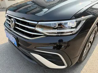 Volkswagen Tiguan L 2023 330TSI Versión de disfrute inteligente con tracción en dos ruedas interior foto 16 Volkswagen Tiguan L 2023 330TSI Versión de disfrute inteligente con tracción en dos ruedas interior foto 16