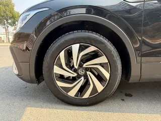 Volkswagen Tiguan L 2023 330TSI Versión de disfrute inteligente con tracción en dos ruedas interior foto 17 Volkswagen Tiguan L 2023 330TSI Versión de disfrute inteligente con tracción en dos ruedas interior foto 17