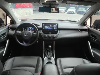 Toyota Corolla Cross 2023 2.0L CVT Version avant-gardiste intérieur photo 6 Toyota Corolla Cross 2023 2.0L CVT Version avant-gardiste intérieur photo 6