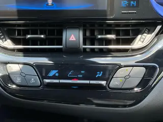 Toyota C-HR 2018 2.0L Cool Leader Edition État VI intérieur photo 15