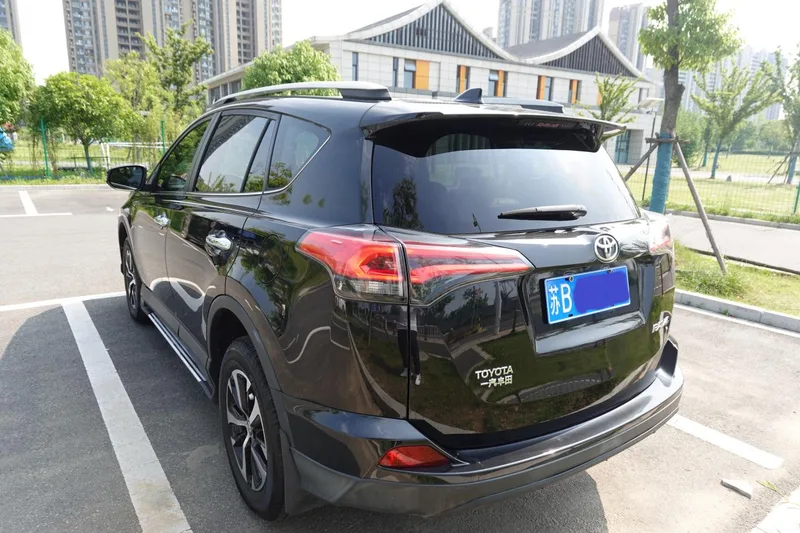 Toyota RAV4 2019 2.0L CVT Two-Drive Fashion Edition Country VI exterior photo 3 Toyota RAV4 2019 2.0L CVT Two-Drive Fashion Edition Country VI exterior photo 3