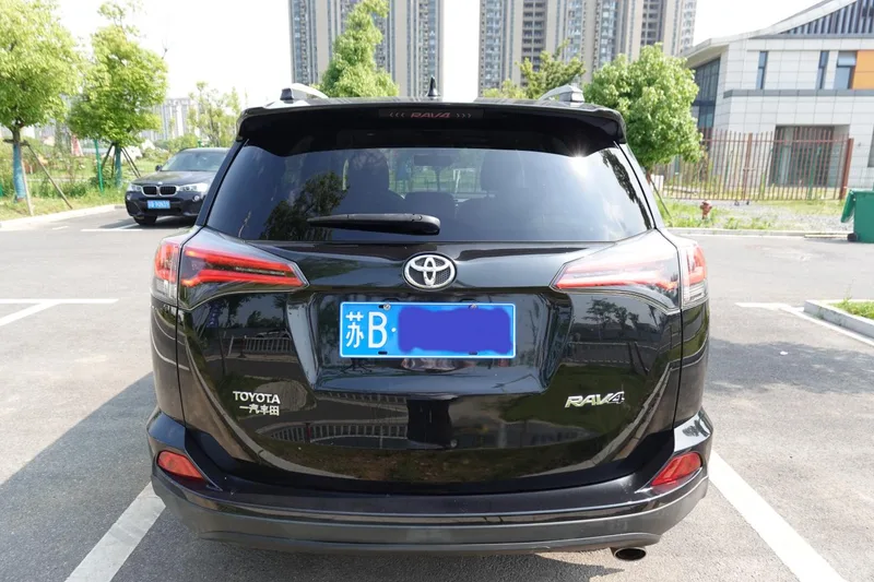 Toyota RAV4 2019 2.0L CVT Two-Drive Fashion Edition Country VI exterior photo 4 Toyota RAV4 2019 2.0L CVT Two-Drive Fashion Edition Country VI exterior photo 4