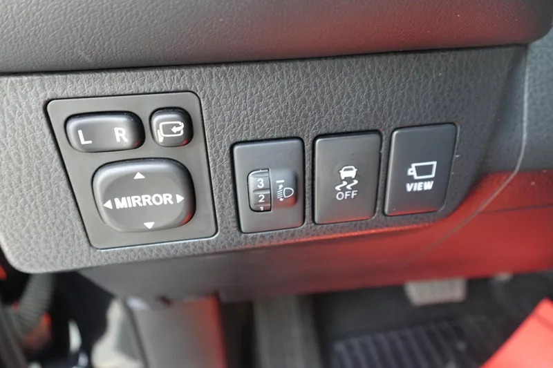 Toyota RAV4 2019 2.0L CVT Two-Drive Fashion Edition Country VI interior photo 18 Toyota RAV4 2019 2.0L CVT Two-Drive Fashion Edition Country VI interior photo 18