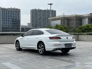 Volkswagen CC 2021 330TSI Version éblouissante extérieur photo 6 Volkswagen CC 2021 330TSI Version éblouissante extérieur photo 6