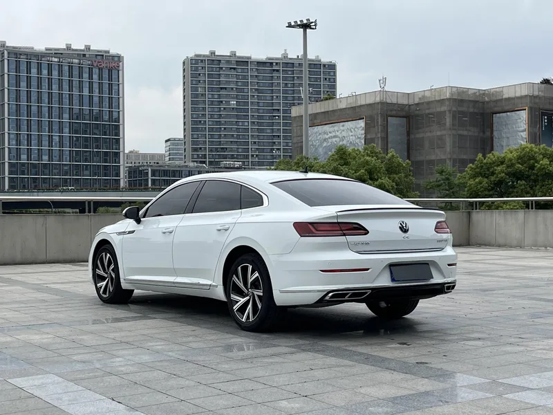 Volkswagen CC 2021 330TSI Version éblouissante extérieur photo 6 Volkswagen CC 2021 330TSI Version éblouissante extérieur photo 6