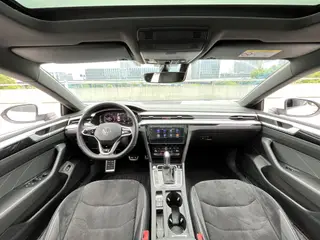 Volkswagen CC 2021 330TSI Version éblouissante intérieur photo 8 Volkswagen CC 2021 330TSI Version éblouissante intérieur photo 8