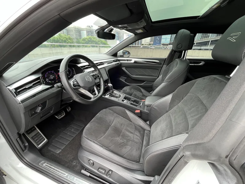 Volkswagen CC 2021 330TSI Version éblouissante intérieur photo 10 Volkswagen CC 2021 330TSI Version éblouissante intérieur photo 10