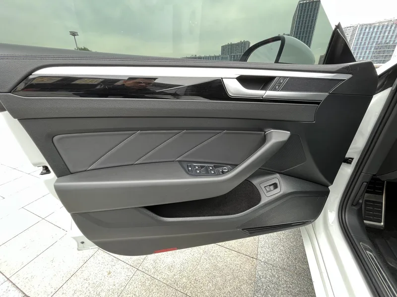 Volkswagen CC 2021 330TSI Version éblouissante intérieur photo 14 Volkswagen CC 2021 330TSI Version éblouissante intérieur photo 14