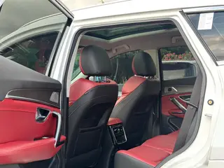 Jetour X70 PLUS 2022 1.6T DCT Tierra Pro 5 Asiento interior foto 13 Jetour X70 PLUS 2022 1.6T DCT Tierra Pro 5 Asiento interior foto 13