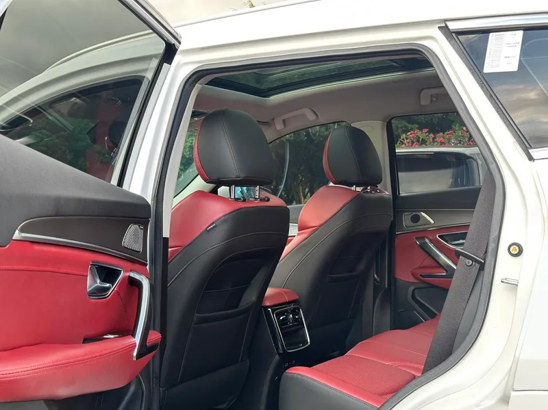 Jetour X70 PLUS 2022 1.6T DCT Tierra Pro 5 Asiento interior foto 13 Jetour X70 PLUS 2022 1.6T DCT Tierra Pro 5 Asiento interior foto 13