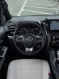 Lexus LM 2020 300h E-Four Seven Elegant Edition interior photo 12 Lexus LM 2020 300h E-Four Seven Elegant Edition interior photo 12