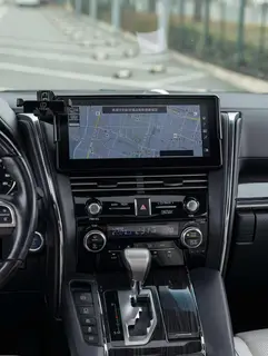 Lexus LM 2020 300h E-Four Seven Elegant Edition interior photo 14 Lexus LM 2020 300h E-Four Seven Elegant Edition interior photo 14